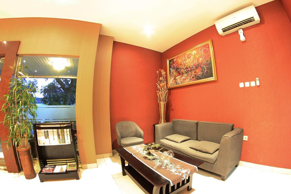 Sutan Raja Guest House Bandung Exterior photo